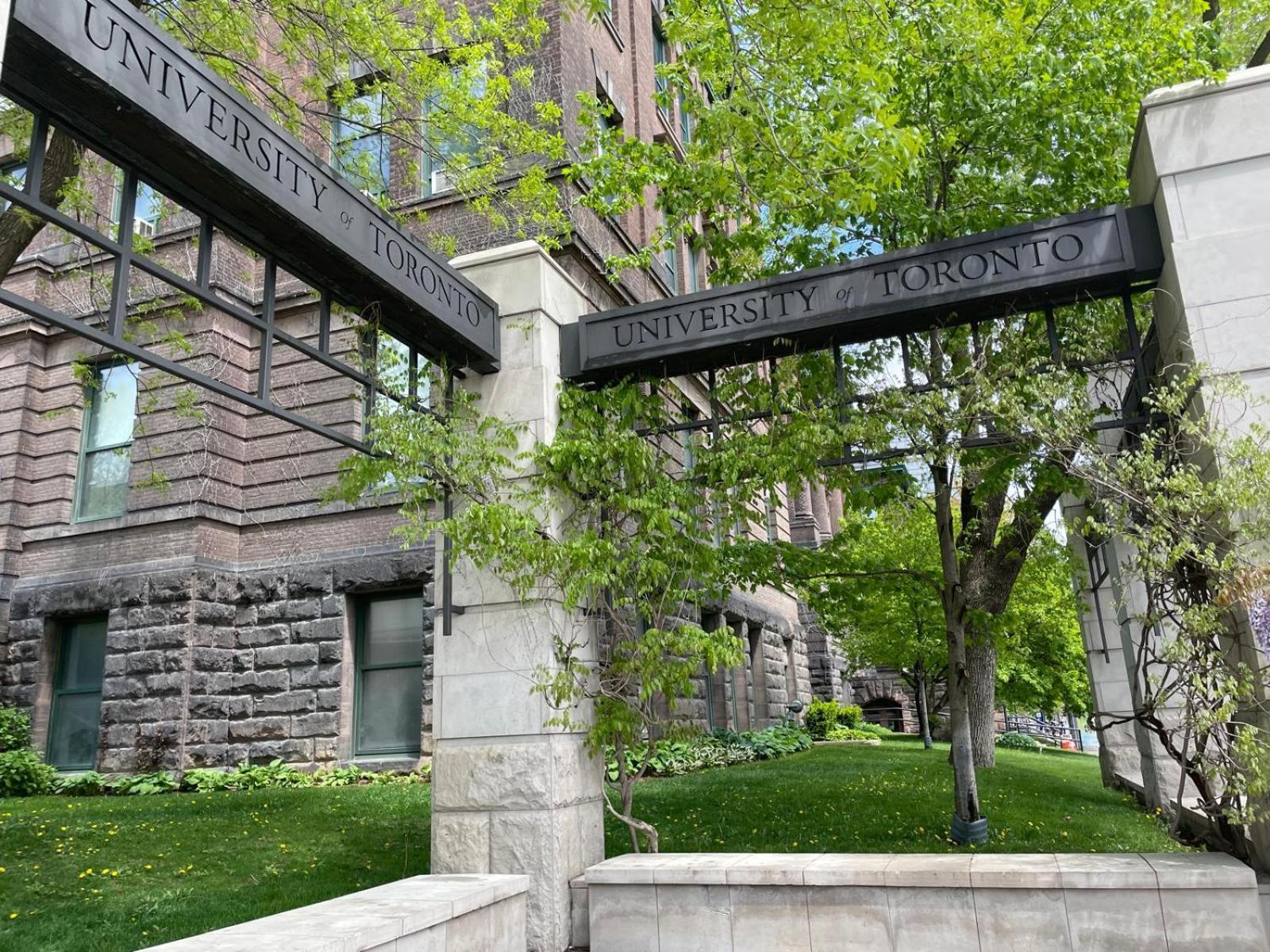 Dragon Gate Inn Toronto Exterior foto